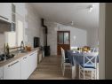 Ferienhaus Irena - secluded paradise; H(4+1) Bucht Prapatna (Pucisca) - Insel Brac  - Kroatien - H(4+1): Küche und Speisezimmer