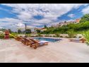 Ferienhaus Villa Gold - private pool & grill: H(12+4) Splitska - Insel Brac  - Kroatien - Gartenterasse