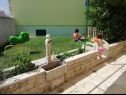 Ferienhaus Jaka 2 - with pool : H(6+2) Sumartin - Insel Brac  - Kroatien - Kinderspielplatz