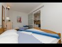Ferienwohnungen Vlado - cosy & afordable: SA1(2), A2(3), A3(5) Supetar - Insel Brac  - Ferienwohnung - A2(3): Schlafzimmer