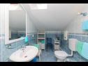 Ferienwohnungen Ana - 50m from Sea: A3(4+1) Supetar - Insel Brac  - Ferienwohnung - A3(4+1): Badezimmer mit Toilette