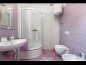 Ferienwohnungen Marija - cozy family apartment A1(2+2) Okrug Gornji - Insel Ciovo  - Ferienwohnung - A1(2+2): Badezimmer mit Toilette