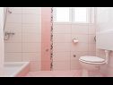Ferienwohnungen Vola A1(2), A2(2) Vrbnik - Insel Krk  - Ferienwohnung - A1(2): Badezimmer mit Toilette