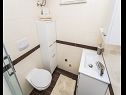 Ferienwohnungen Zahija A1(2) Vrbnik - Insel Krk  - Ferienwohnung - A1(2): Badezimmer mit Toilette