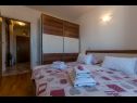 Ferienwohnungen Josi - great view: A1(4+2) Makarska - Riviera Makarska  - Ferienwohnung - A1(4+2): Schlafzimmer