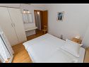 Ferienwohnungen Cobra - excellent location: A1(2+2), SA2(2+1), A4(4+2) Tucepi - Riviera Makarska  - Ferienwohnung - A1(2+2): Schlafzimmer