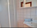 Ferienwohnungen Ana - 50m from sea A1(4), A2(4), A3(2) Supetarska Draga - Insel Rab  - Ferienwohnung - A1(4): Badezimmer mit Toilette