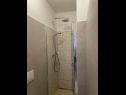 Ferienwohnungen und Zimmer Mila - yard: A1(4+1), R1(2+1), R2(2) Supetarska Draga - Insel Rab  - Zimmer - R1(2+1): Badezimmer mit Toilette