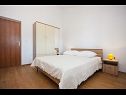 Ferienwohnungen Per - comfortable  family apartments A1(2+2), A2(4+1), A3(2+2) Grebastica - Riviera Sibenik  - Ferienwohnung - A3(2+2): Schlafzimmer