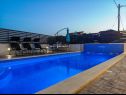 Ferienwohnungen Zdene - private pool: A1(6+2), A2(6) Kastel Luksic - Riviera Split  - Pool