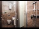 Ferienwohnungen Damir - with garden: A1(6) Kastel Stafilic - Riviera Split  - Ferienwohnung - A1(6): Badezimmer mit Toilette