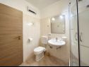 Ferienwohnungen Maja - free Wifi: A1(2+1) Split - Riviera Split  - Ferienwohnung - A1(2+1): Badezimmer mit Toilette