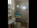 Ferienwohnungen Marino - large terrace : A1(4) Marina - Riviera Trogir  - Ferienwohnung - A1(4): Badezimmer mit Toilette