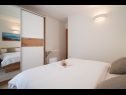 Ferienwohnungen Lux 2 - heated pool: A2(4+2), A3(4+2) Marina - Riviera Trogir  - Ferienwohnung - A2(4+2): Schlafzimmer