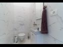 Ferienwohnungen Lux 2 - heated pool: A2(4+2), A3(4+2) Marina - Riviera Trogir  - Ferienwohnung - A3(4+2): Badezimmer mit Toilette