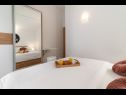 Ferienwohnungen Lux 2 - heated pool: A2(4+2), A3(4+2) Marina - Riviera Trogir  - Ferienwohnung - A3(4+2): Schlafzimmer