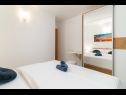 Ferienwohnungen Lux 3 - heated pool: A5(4+2), A6(4+2) Marina - Riviera Trogir  - Ferienwohnung - A5(4+2): Schlafzimmer