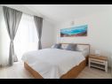 Ferienwohnungen Lux 3 - heated pool: A5(4+2), A6(4+2) Marina - Riviera Trogir  - Ferienwohnung - A6(4+2): Schlafzimmer