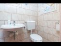 Ferienhaus Rafaeli - with pool: H(8) Marina - Riviera Trogir  - Kroatien - H(8): Badezimmer mit Toilette