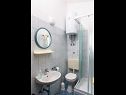 Ferienwohnungen VV A1(2+1), A2(5), A3(7) Seget Vranjica - Riviera Trogir  - Ferienwohnung - A1(2+1): Badezimmer mit Toilette