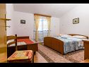 Ferienwohnungen VV A1(2+1), A2(5), A3(7) Seget Vranjica - Riviera Trogir  - Ferienwohnung - A2(5): Schlafzimmer