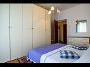 Ferienwohnungen VV A1(2+1), A2(5), A3(7) Seget Vranjica - Riviera Trogir  - Ferienwohnung - A3(7): Schlafzimmer