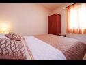 Ferienwohnungen und Zimmer Jare - in old town R1 zelena(2), A2 gornji (2+2) Trogir - Riviera Trogir  - Ferienwohnung - A2 gornji (2+2): Schlafzimmer