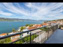 Ferienwohnungen Petar - great location close to the sea: A1 Donji (4+2), A2 Gornji (4+2) Trogir - Riviera Trogir  - Haus