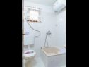 Ferienwohnungen Vesna - comfortable: A1(4+1) Trogir - Riviera Trogir  - Ferienwohnung - A1(4+1): Badezimmer mit Toilette