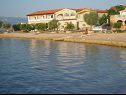Ferienwohnungen Vanja - terrace & BBQ A1(4+2), A2(4+1) Vir - Riviera Zadar  - Strand