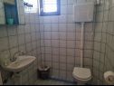 Zimmer Mat - 300 m from sea: R1(2), R3(3), R4(3) Vir - Riviera Zadar  - Zimmer - R3(3): Badezimmer mit Toilette