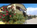 Ferienwohnungen Vanja - terrace & BBQ A1(4+2), A2(4+1) Vir - Riviera Zadar  - Haus