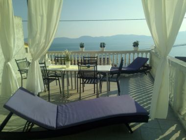 Ferienwohnungen Jure - terrace with amazing sea view: A1 Leona (6+2), A2 Ivano (6+2) Brist - Riviera Makarska 