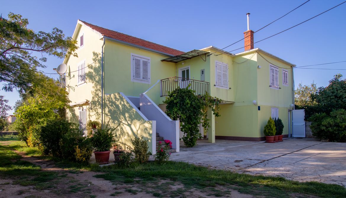 Ferienwohnungen Mir - family apartments with garden terrace A1(4), A2(2) Zaton (Zadar) - Riviera Zadar 
