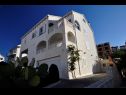 Ferienwohnungen Pava - beautiful terrace & parking: A1(2+2) Postira - Insel Brac  - Haus