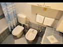 Ferienwohnungen Tom - comfortable: A2(5+1) Pucisca - Insel Brac  - Ferienwohnung - A2(5+1): Badezimmer mit Toilette