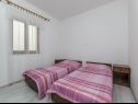 Ferienwohnungen Silvana - economy apartments : A1(4), A3(2+1), A2(2) Supetar - Insel Brac  - Ferienwohnung - A1(4): Schlafzimmer