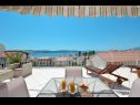 Ferienwohnungen Bozo - amazing terrace and sea view: A1(4) Okrug Gornji - Insel Ciovo  - Haus