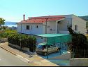 Ferienwohnungen Naki - terrace & free parking: Studio(2+1), A2(6+1) Slatine - Insel Ciovo  - Haus