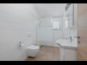 Ferienhaus LariF - luxury in nature: H(10+2) Nedescina - Istrien  - Kroatien - H(10+2): Badezimmer mit Toilette