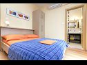 Ferienwohnungen Gianni - modern & great location: SA1(2), A2(2+2), A3(2+2) Makarska - Riviera Makarska  - Ferienwohnung - A2(2+2): Schlafzimmer
