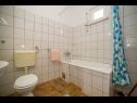 Ferienwohnungen Saga - with swimming pool A2(2+1), A3(6+1) Lokva Rogoznica - Riviera Omis  - Ferienwohnung - A2(2+1): Badezimmer mit Toilette