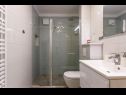 Ferienhaus Jurica-with heated pool: H(8) Nova Sela - Riviera Omis  - Kroatien - H(8): Badezimmer mit Toilette