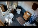 Ferienwohnungen Ozren - amazing sea view: A1(7+1), A2(4+1) Omis - Riviera Omis  - Ferienwohnung - A1(7+1): Badezimmer mit Toilette