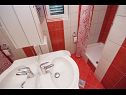 Ferienwohnungen Per - comfortable  family apartments A1(2+2), A2(4+1), A3(2+2) Grebastica - Riviera Sibenik  - Ferienwohnung - A3(2+2): Badezimmer mit Toilette