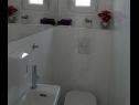 Ferienhaus Igor -10 m from beach : H(5) Rogoznica - Riviera Sibenik  - Kroatien - H(5): Badezimmer mit Toilette