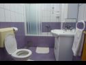 Ferienwohnungen Marija - by the sea: A4(2+2), A5(2+2) Rogoznica - Riviera Sibenik  - Ferienwohnung - A4(2+2): Badezimmer mit Toilette