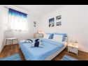 Ferienwohnungen Big blue - terrace lounge: A1(4) Vodice - Riviera Sibenik  - Ferienwohnung - A1(4): Schlafzimmer