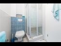 Ferienwohnungen Big blue - terrace lounge: A1(4) Vodice - Riviera Sibenik  - Ferienwohnung - A1(4): Badezimmer mit Toilette