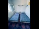 Ferienwohnungen Modesty - comfortable : A1(4) Necujam - Insel Solta  - Ferienwohnung - A1(4): Schlafzimmer